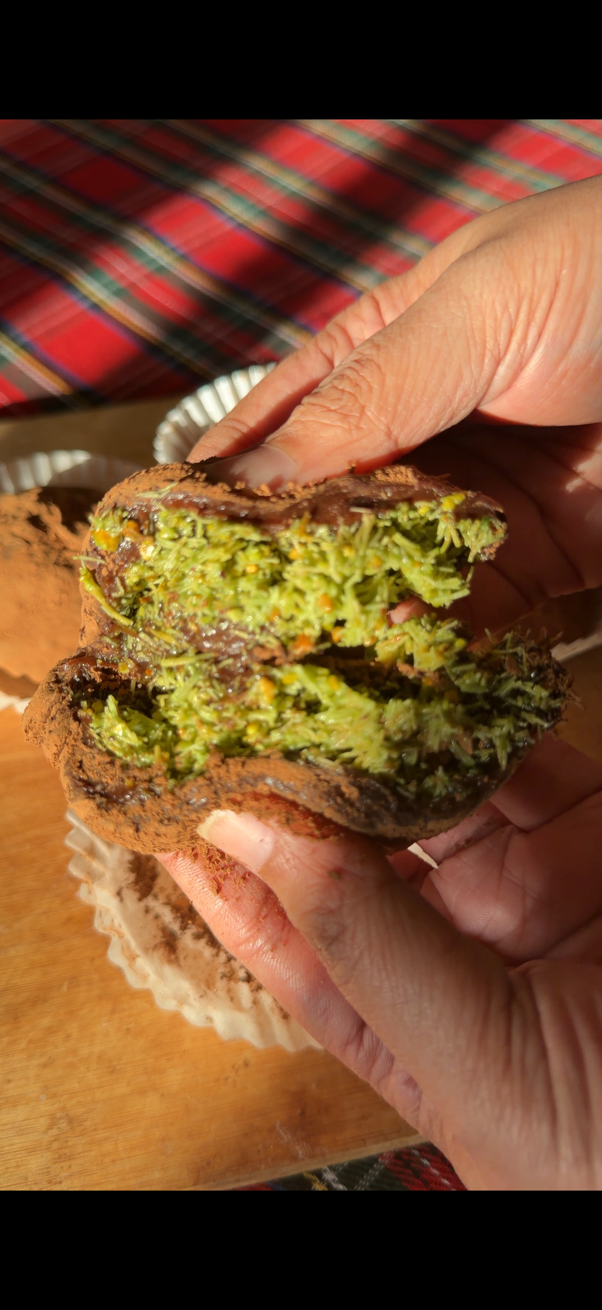 Pistachio Choco Mochi (2 Pieces per Pack)